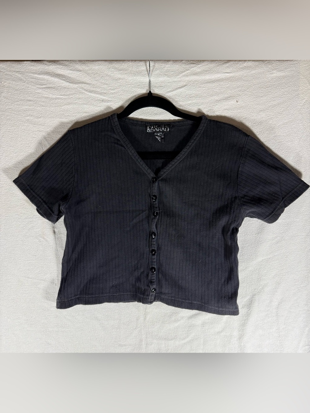 Nick & Sarah Crop Ribbed Button-Front Short Sleeve Top in Black